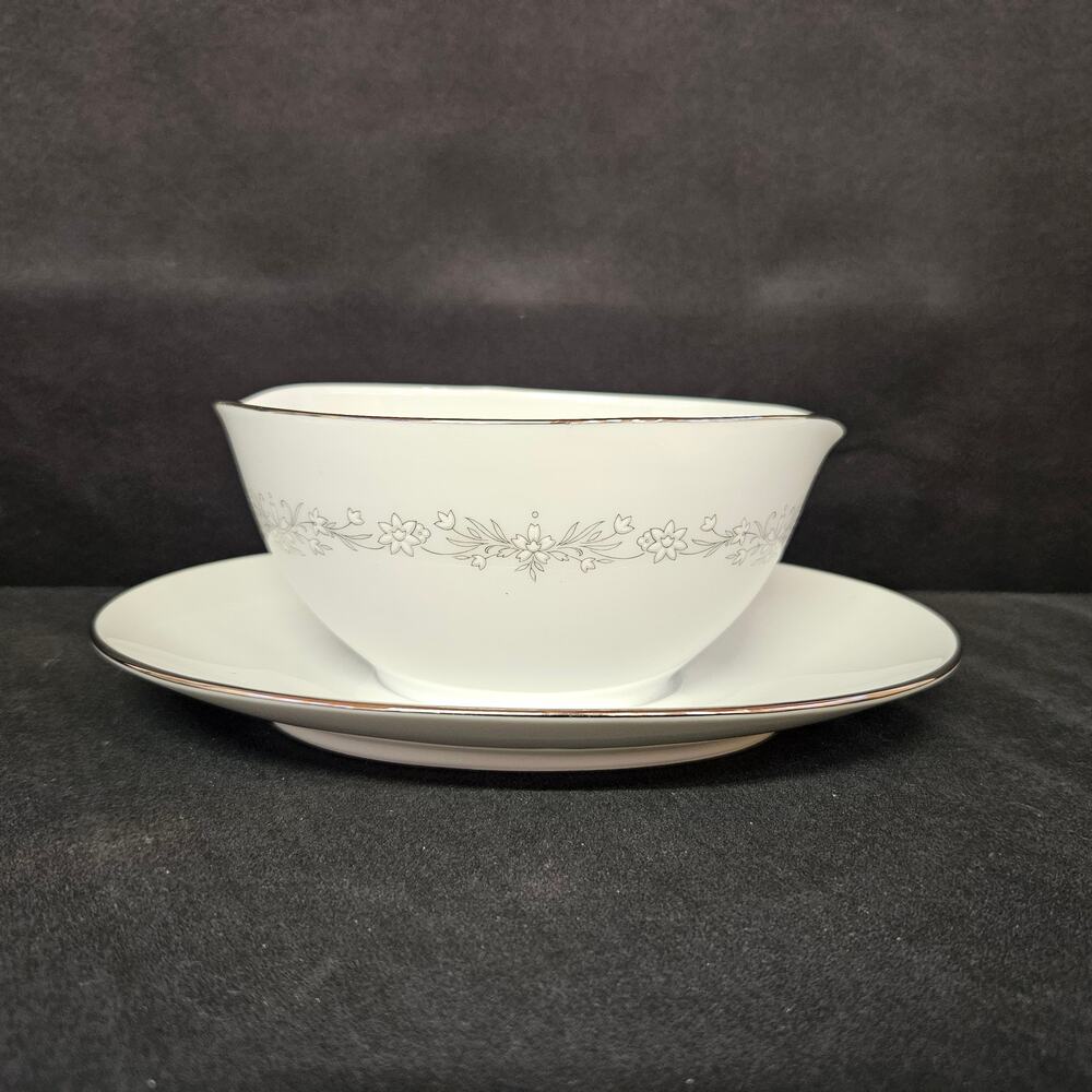 Noritake China Amy 2154 Gravy Boat‎ with attached underplate, Platinum Band